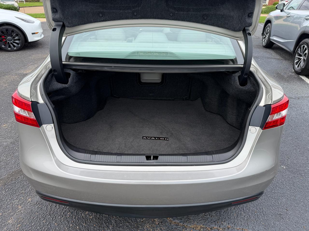 Toyota Avalon XLE 2014