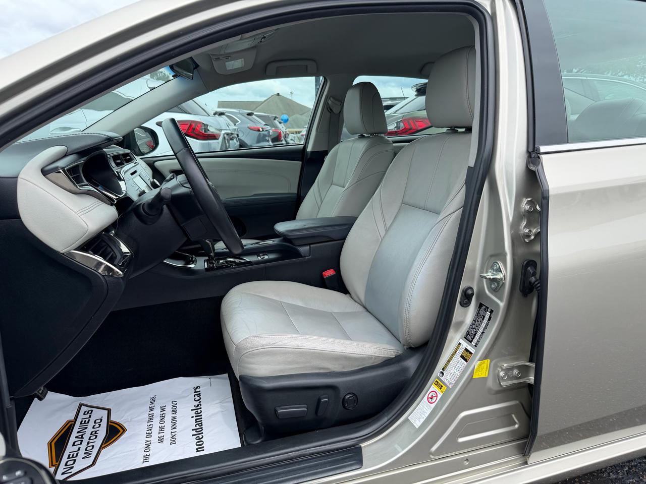 Toyota Avalon XLE 2014