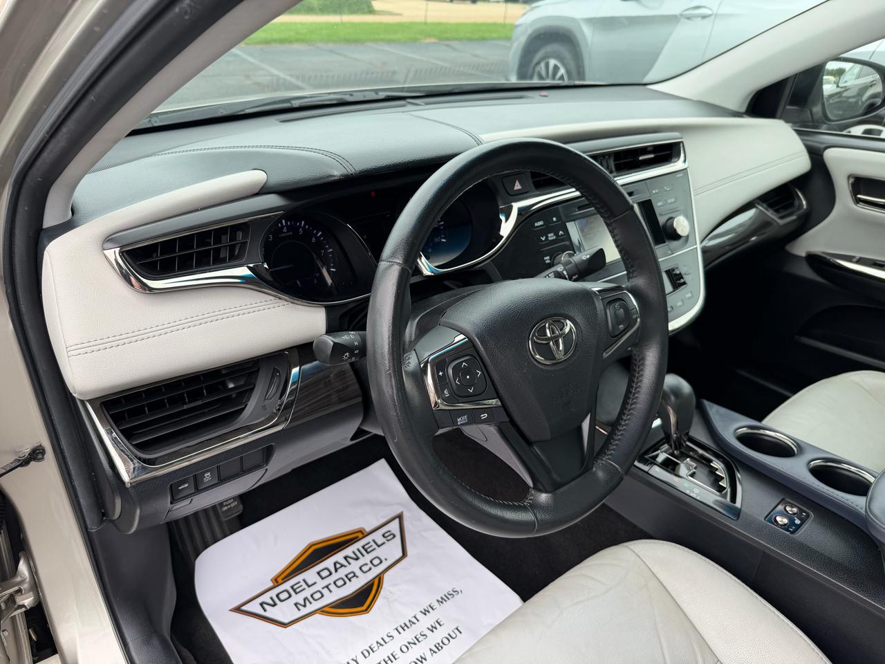 Toyota Avalon XLE 2014
