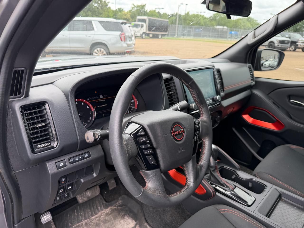 Nissan Frontier PRO-4X Crew Cab 4WD 2022