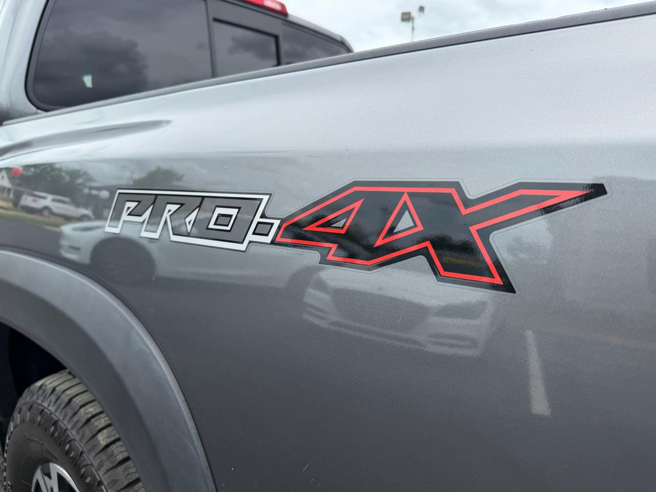 Nissan Frontier PRO-4X Crew Cab 4WD 2022