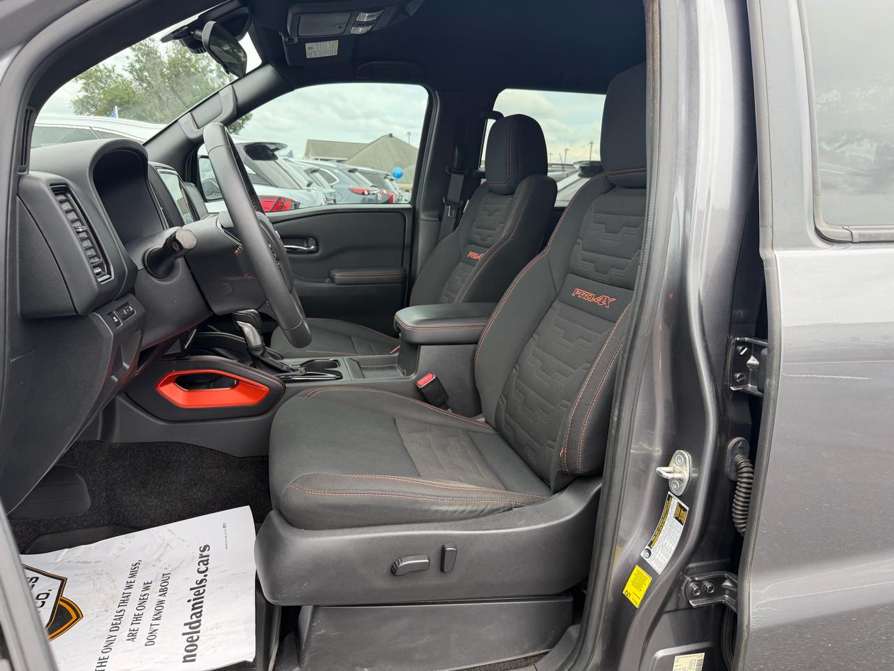 Nissan Frontier PRO-4X Crew Cab 4WD 2022