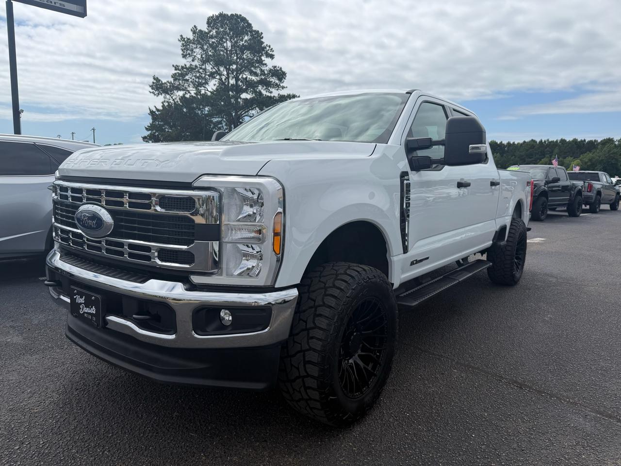 Ford F-250 SD XLT Crew Cab 4WD 2025