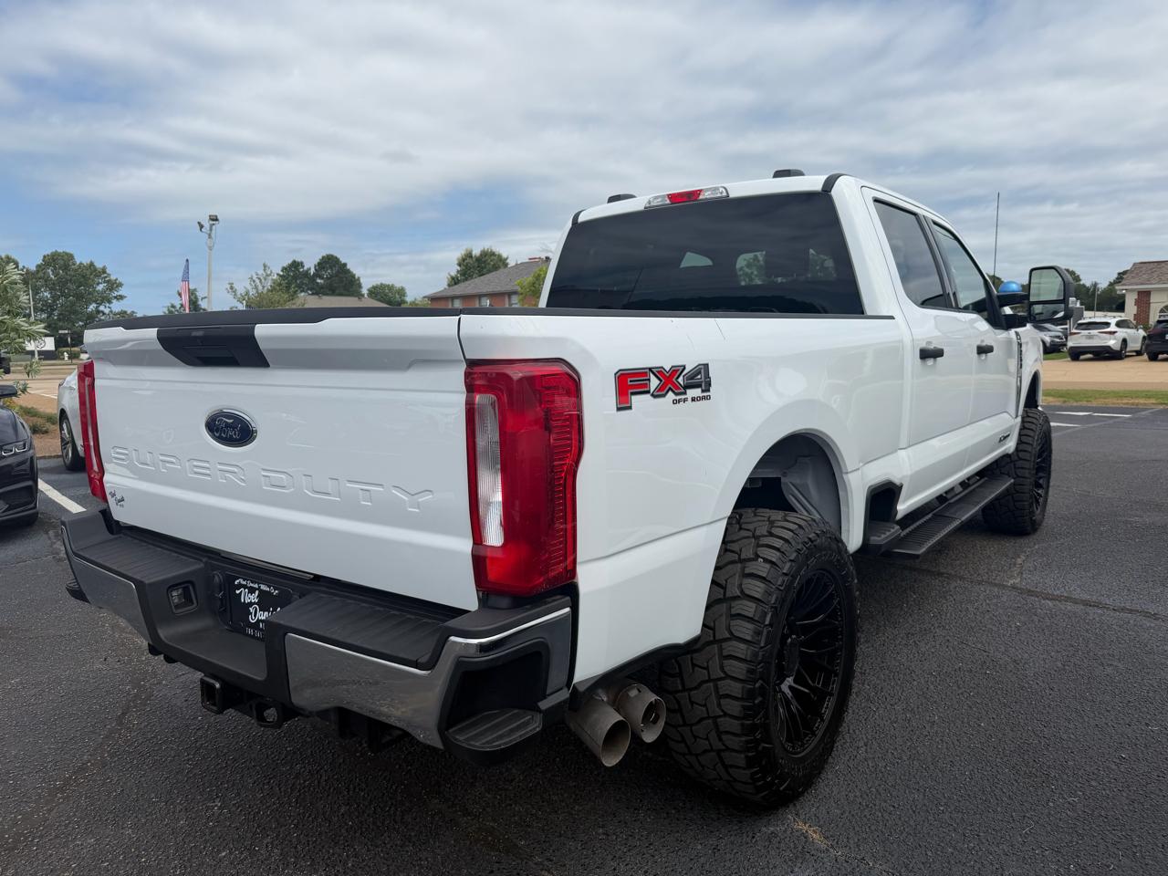 Ford F-250 SD XLT Crew Cab 4WD 2025