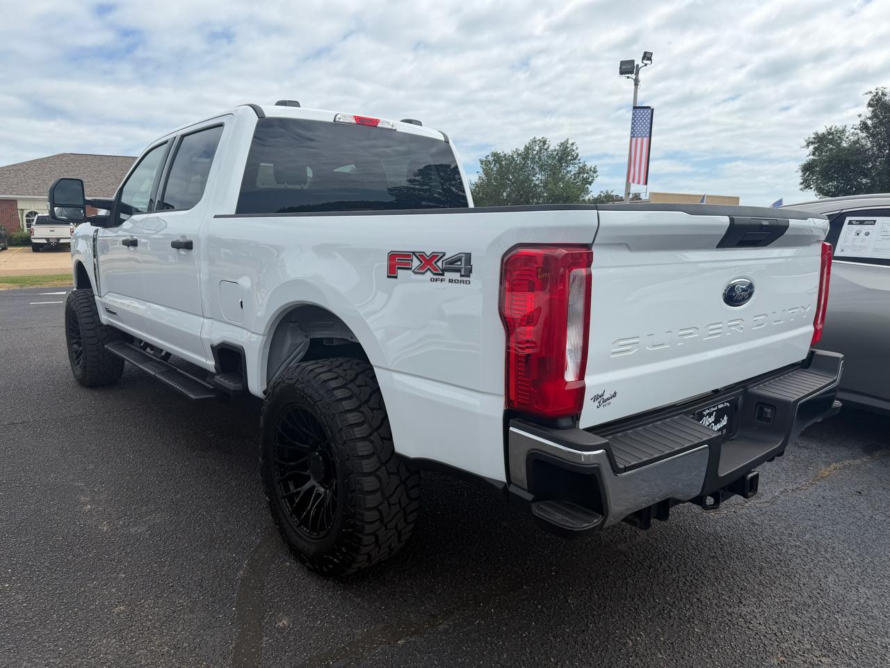 Ford F-250 SD XLT Crew Cab 4WD 2025
