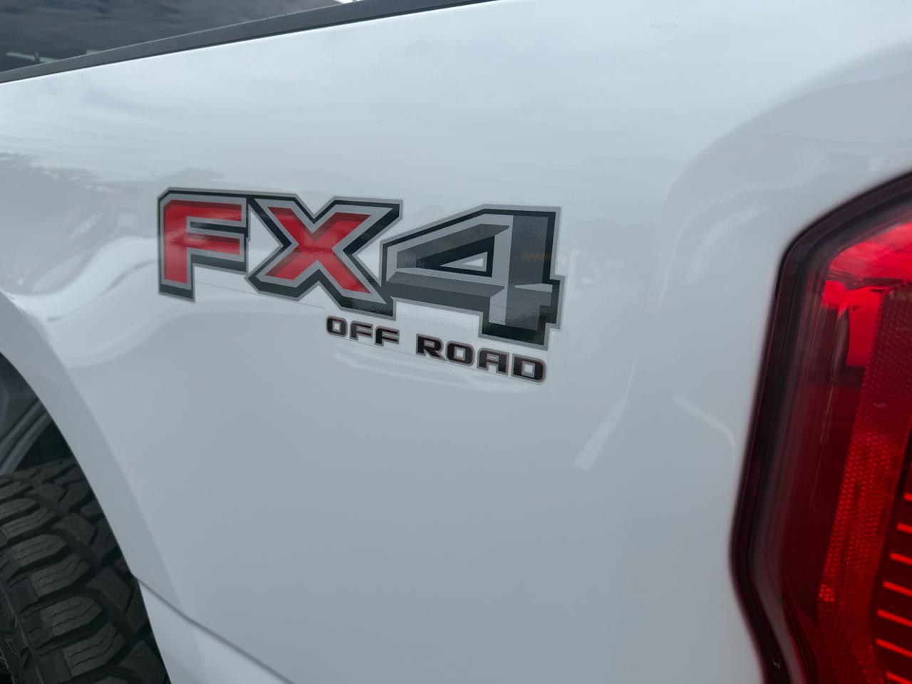 Ford F-250 SD XLT Crew Cab 4WD 2025