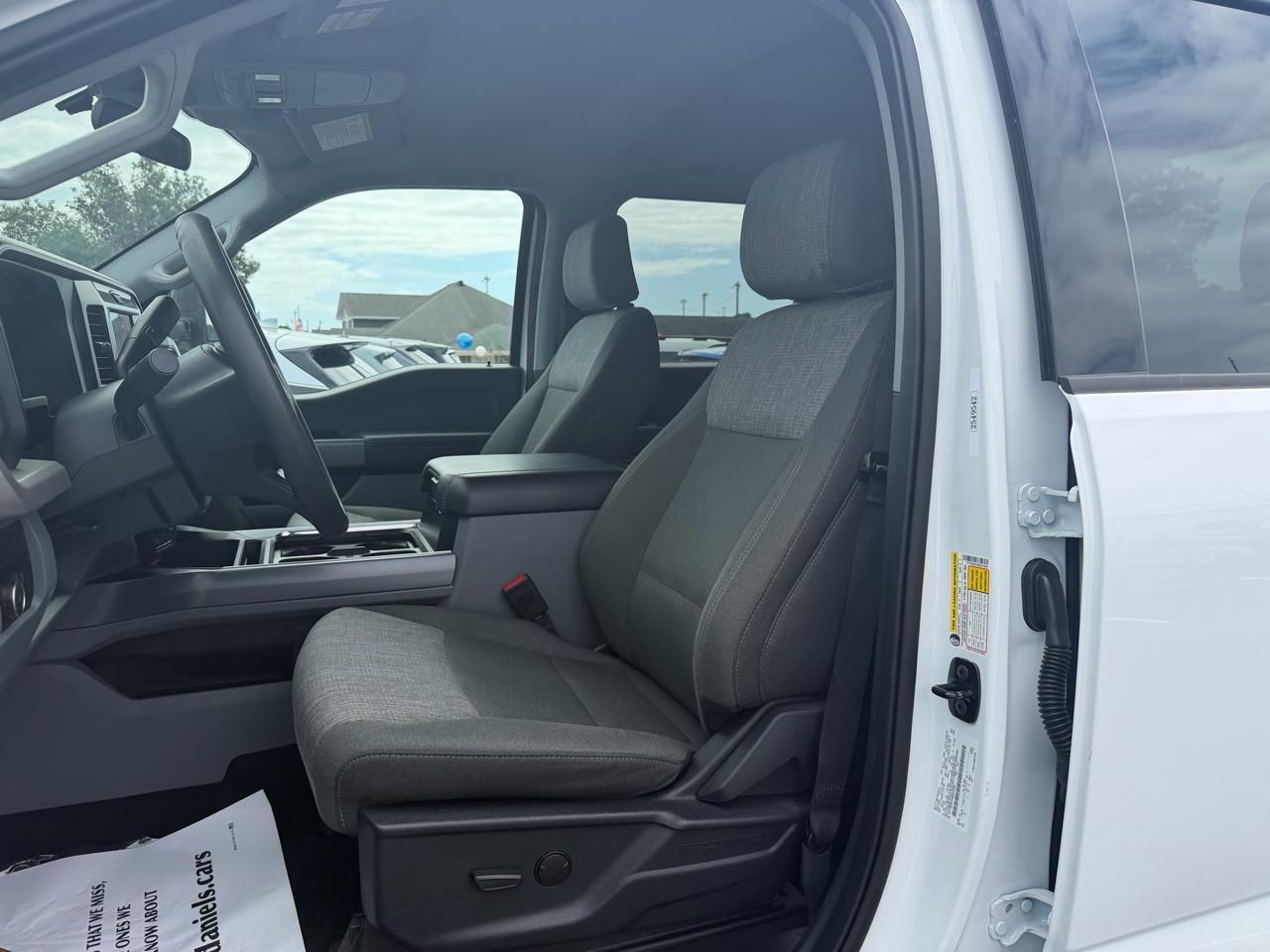 Ford F-250 SD XLT Crew Cab 4WD 2025