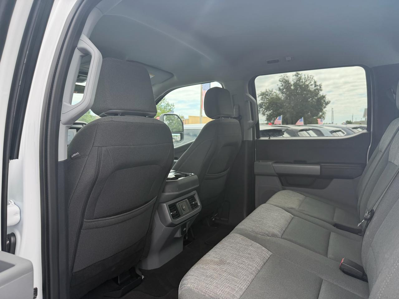 Ford F-250 SD XLT Crew Cab 4WD 2025