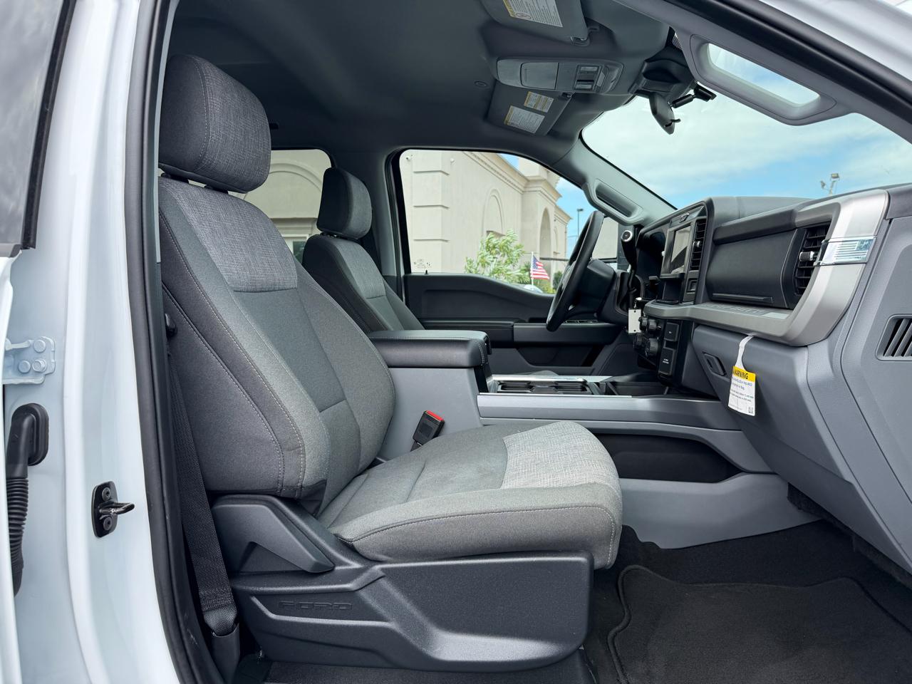 Ford F-250 SD XLT Crew Cab 4WD 2025