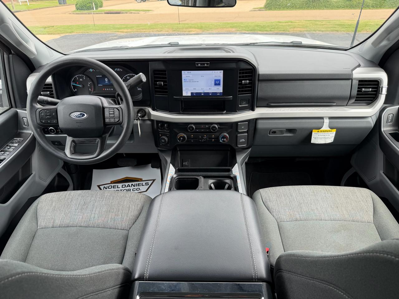 Ford F-250 SD XLT Crew Cab 4WD 2025