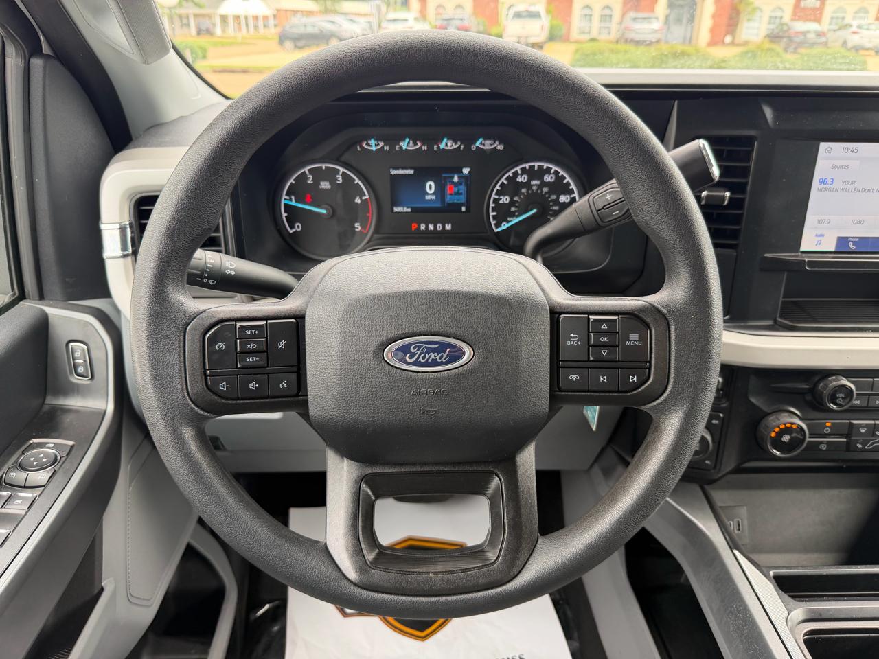 Ford F-250 SD XLT Crew Cab 4WD 2025