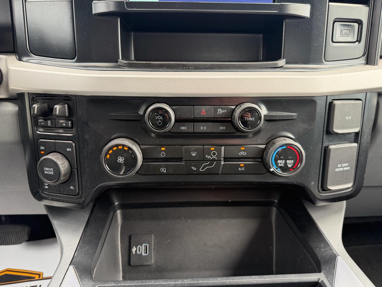 Ford F-250 SD XLT Crew Cab 4WD 2025
