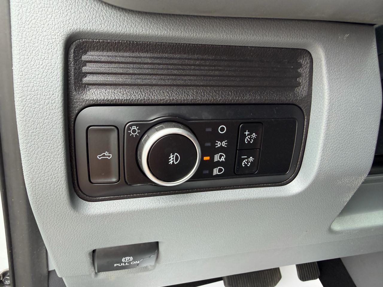 Ford F-250 SD XLT Crew Cab 4WD 2025