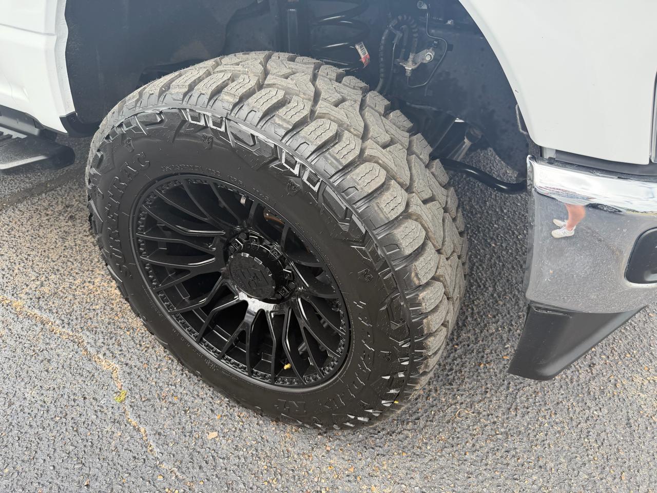 Ford F-250 SD XLT Crew Cab 4WD 2025