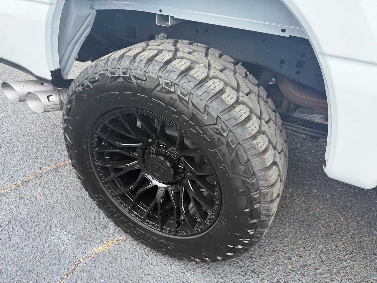 Ford F-250 SD XLT Crew Cab 4WD 2025