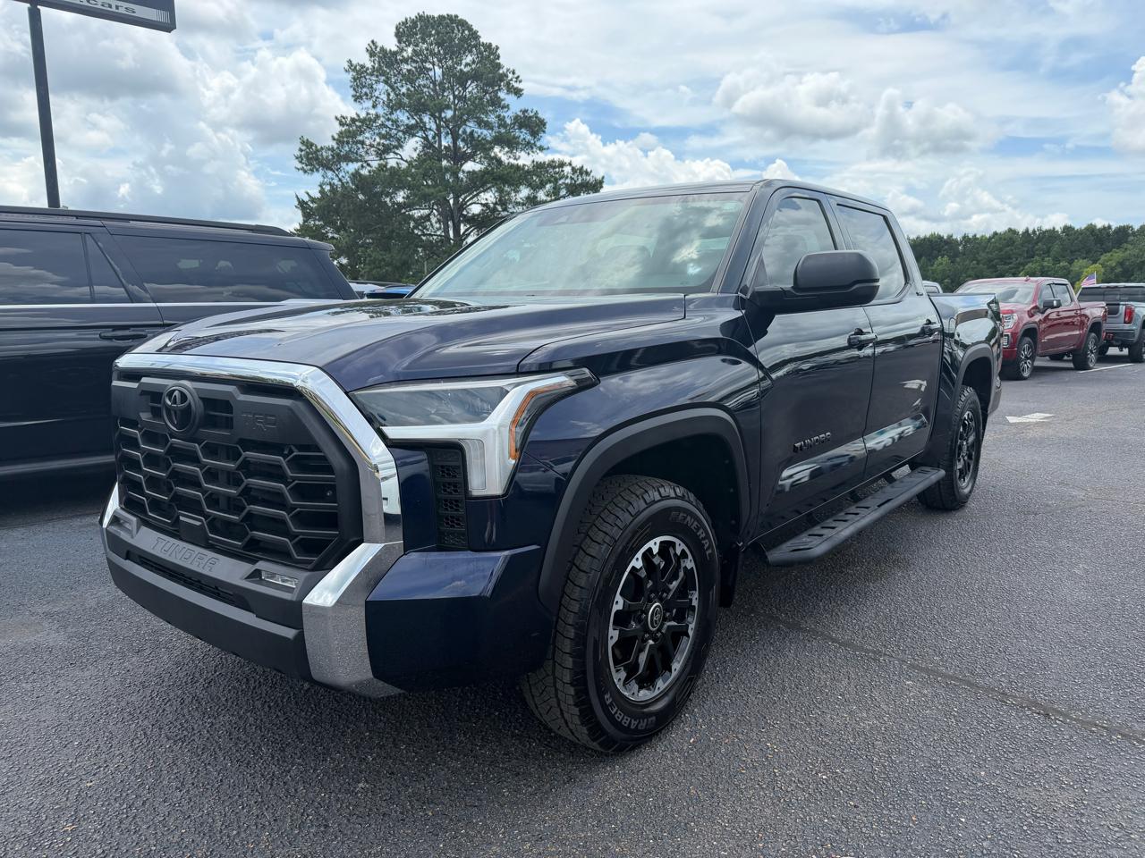 Toyota Tundra SR5 CrewMax 4WD 2023
