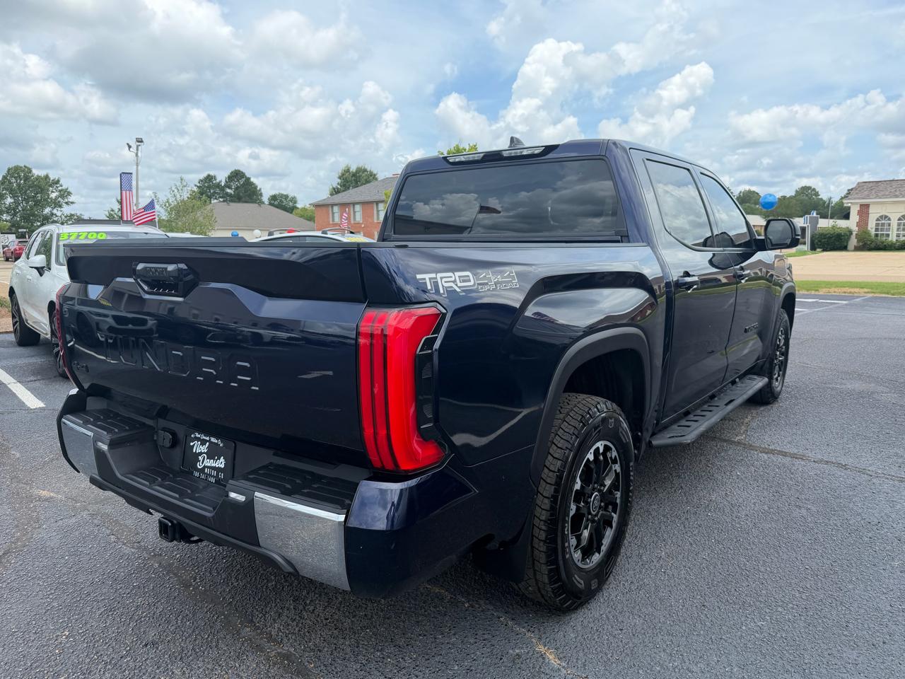Toyota Tundra SR5 CrewMax 4WD 2023