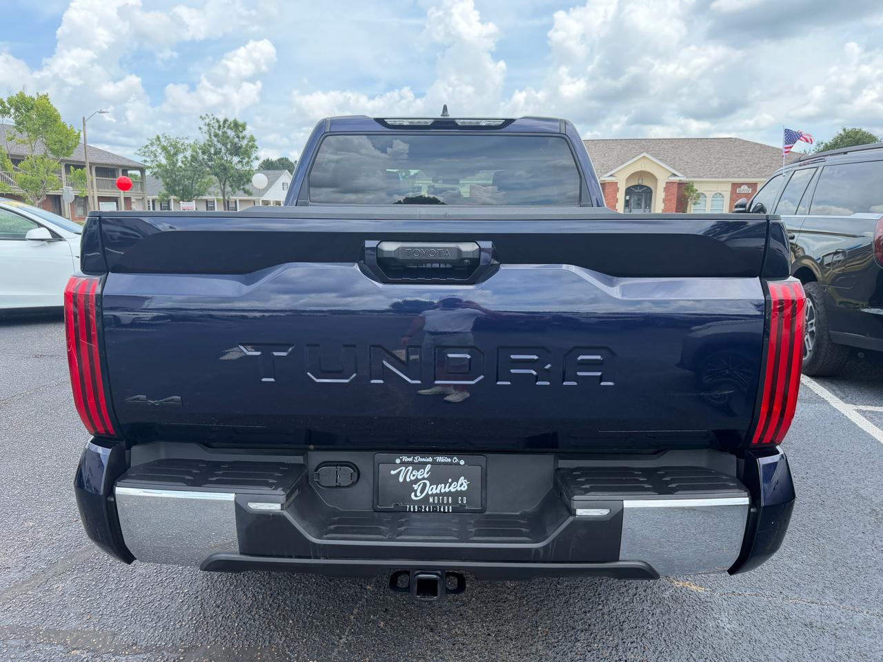 Toyota Tundra SR5 CrewMax 4WD 2023
