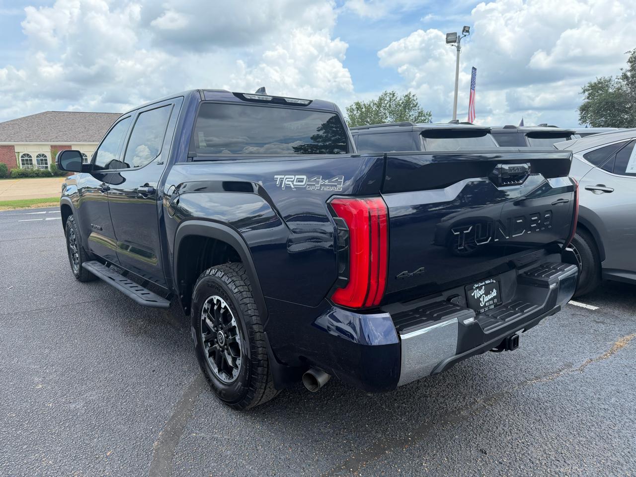 Toyota Tundra SR5 CrewMax 4WD 2023