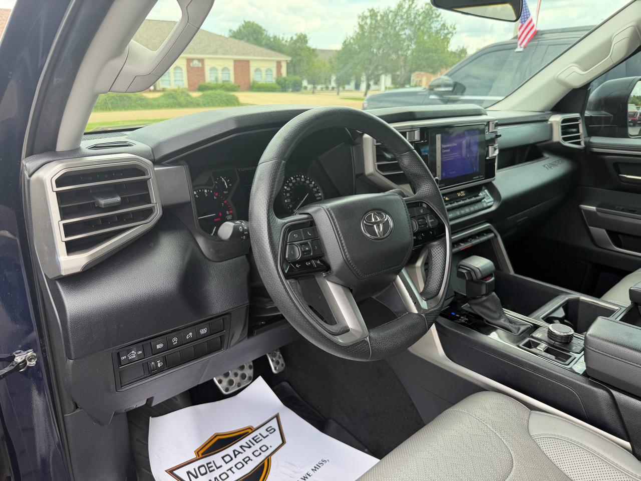 Toyota Tundra SR5 CrewMax 4WD 2023