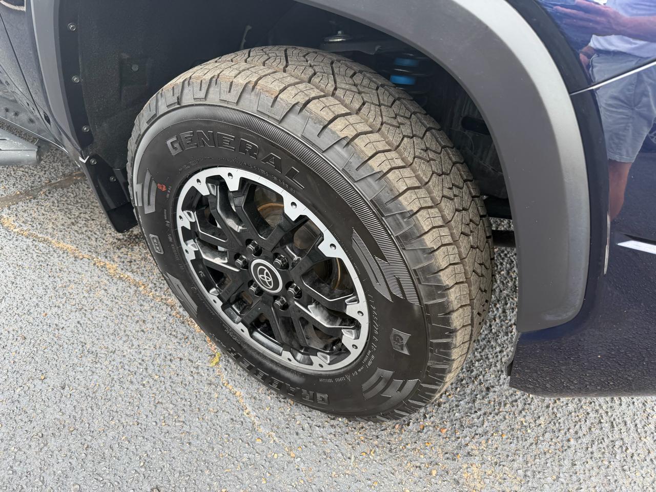 Toyota Tundra SR5 CrewMax 4WD 2023