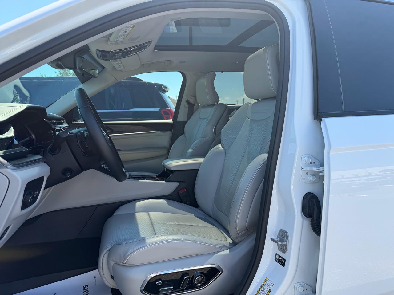 Jeep Grand Cherokee Overland 4WD 2022