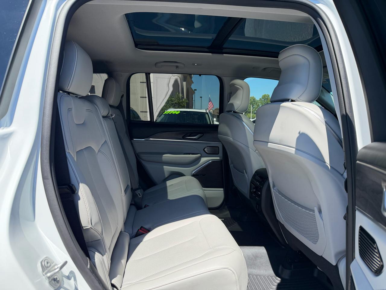 Jeep Grand Cherokee Overland 4WD 2022