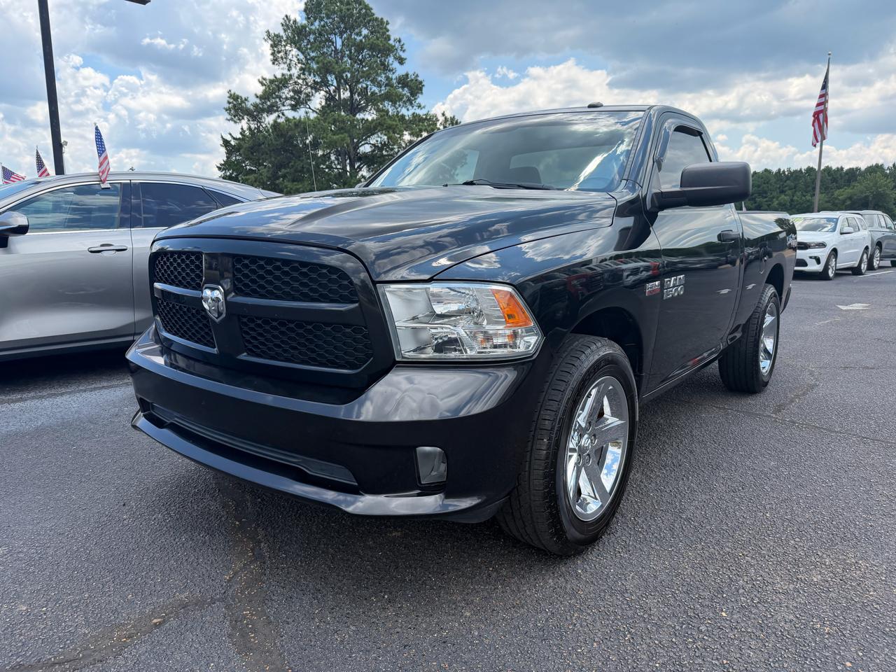 RAM 1500 2WD Reg Cab 120.5" Express 2015