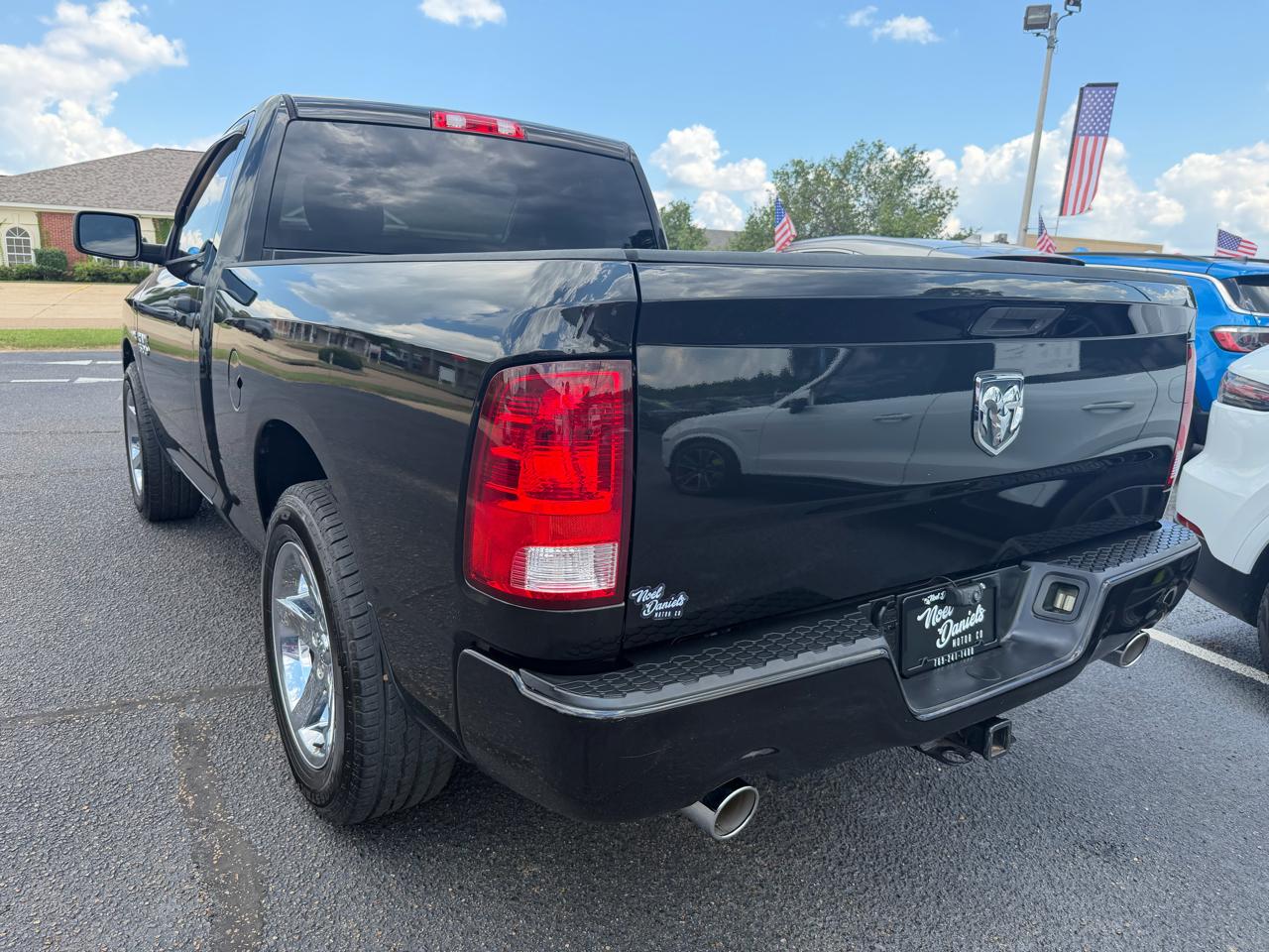 RAM 1500 2WD Reg Cab 120.5" Express 2015