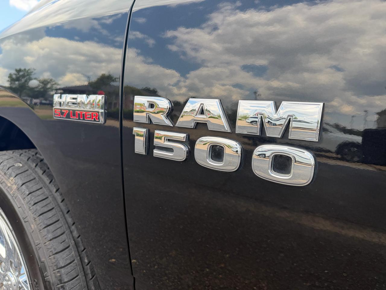 RAM 1500 2WD Reg Cab 120.5" Express 2015