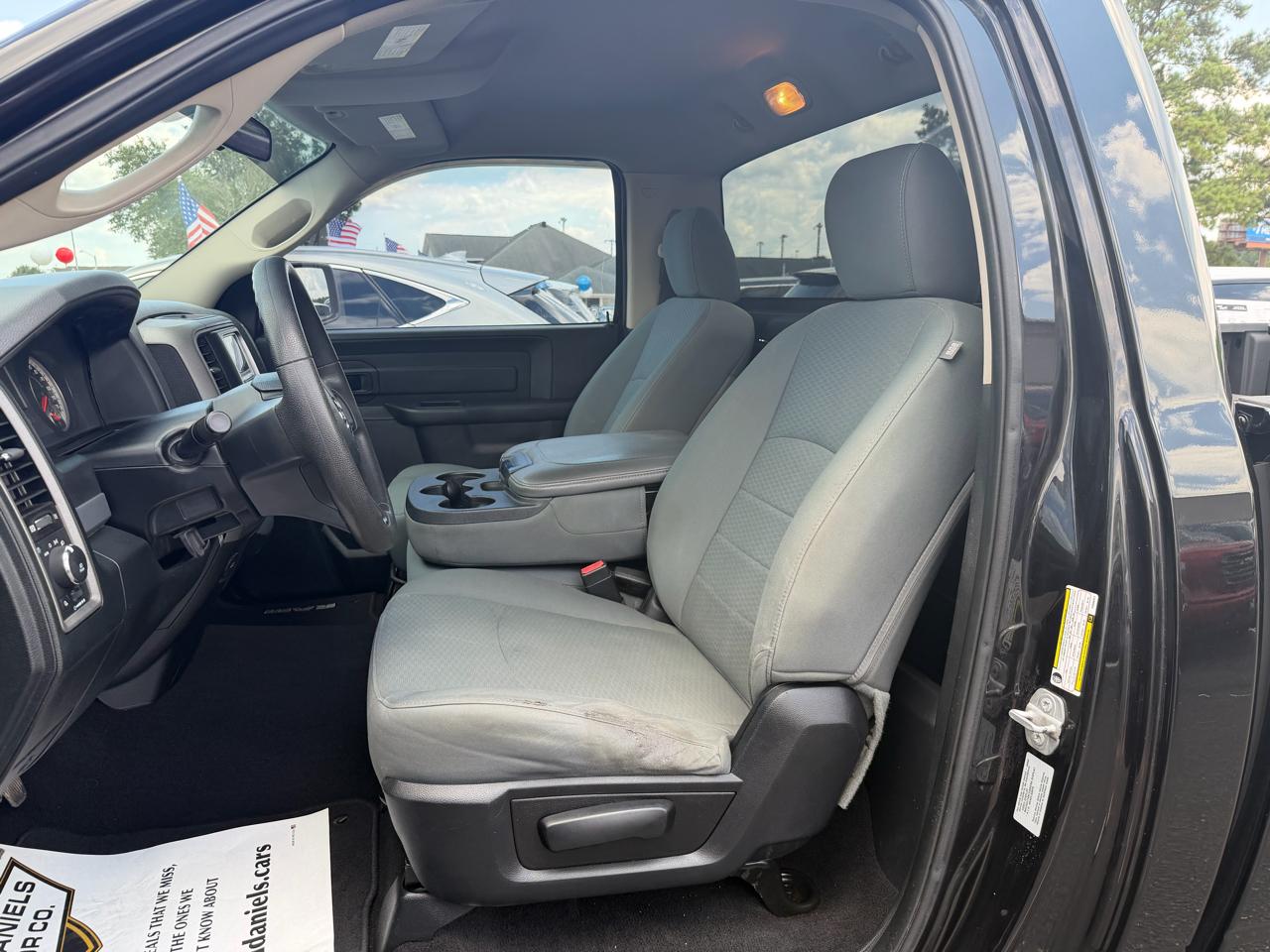 RAM 1500 2WD Reg Cab 120.5" Express 2015