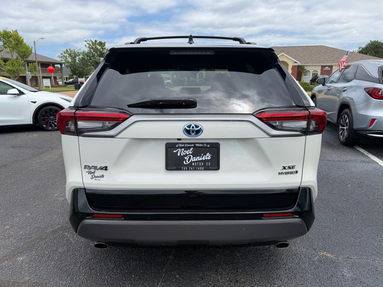 Toyota RAV4 Hybrid XLE AWD 2021