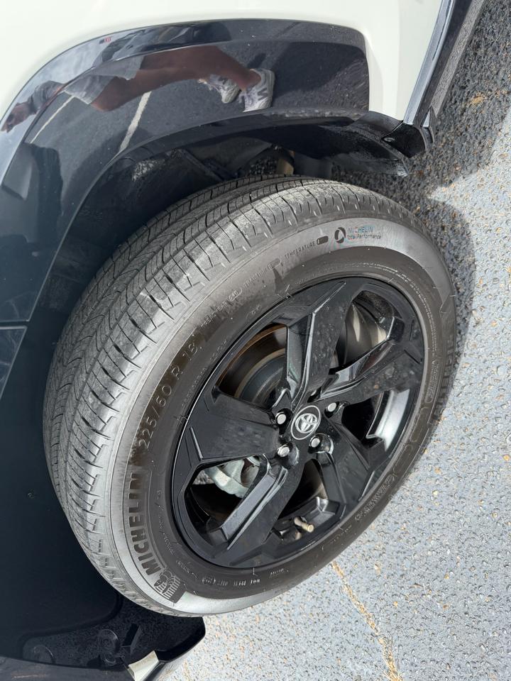 Toyota RAV4 Hybrid XLE AWD 2021