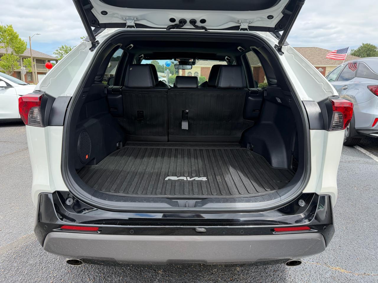Toyota RAV4 Hybrid XLE AWD 2021