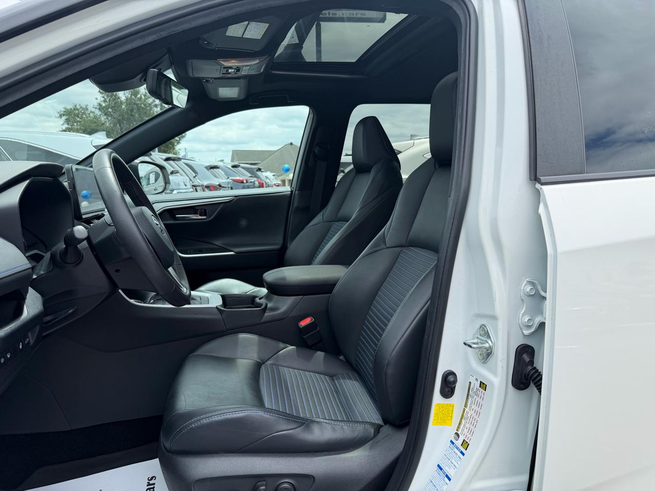 Toyota RAV4 Hybrid XLE AWD 2021
