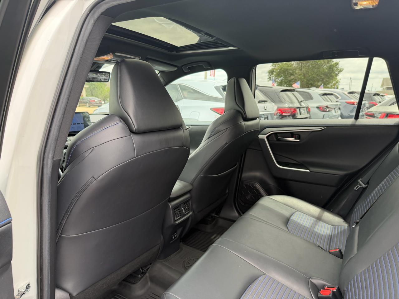 Toyota RAV4 Hybrid XLE AWD 2021