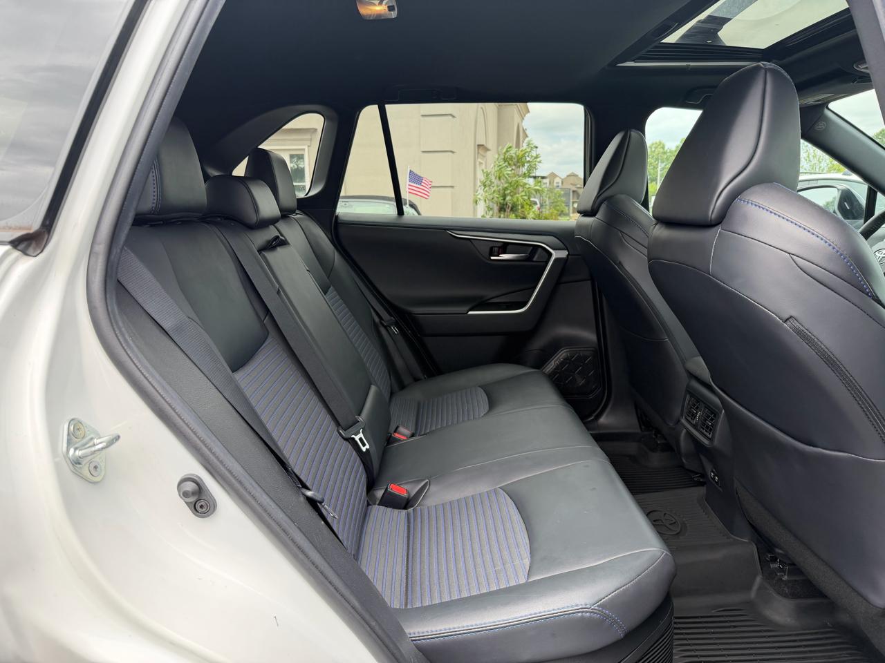 Toyota RAV4 Hybrid XLE AWD 2021