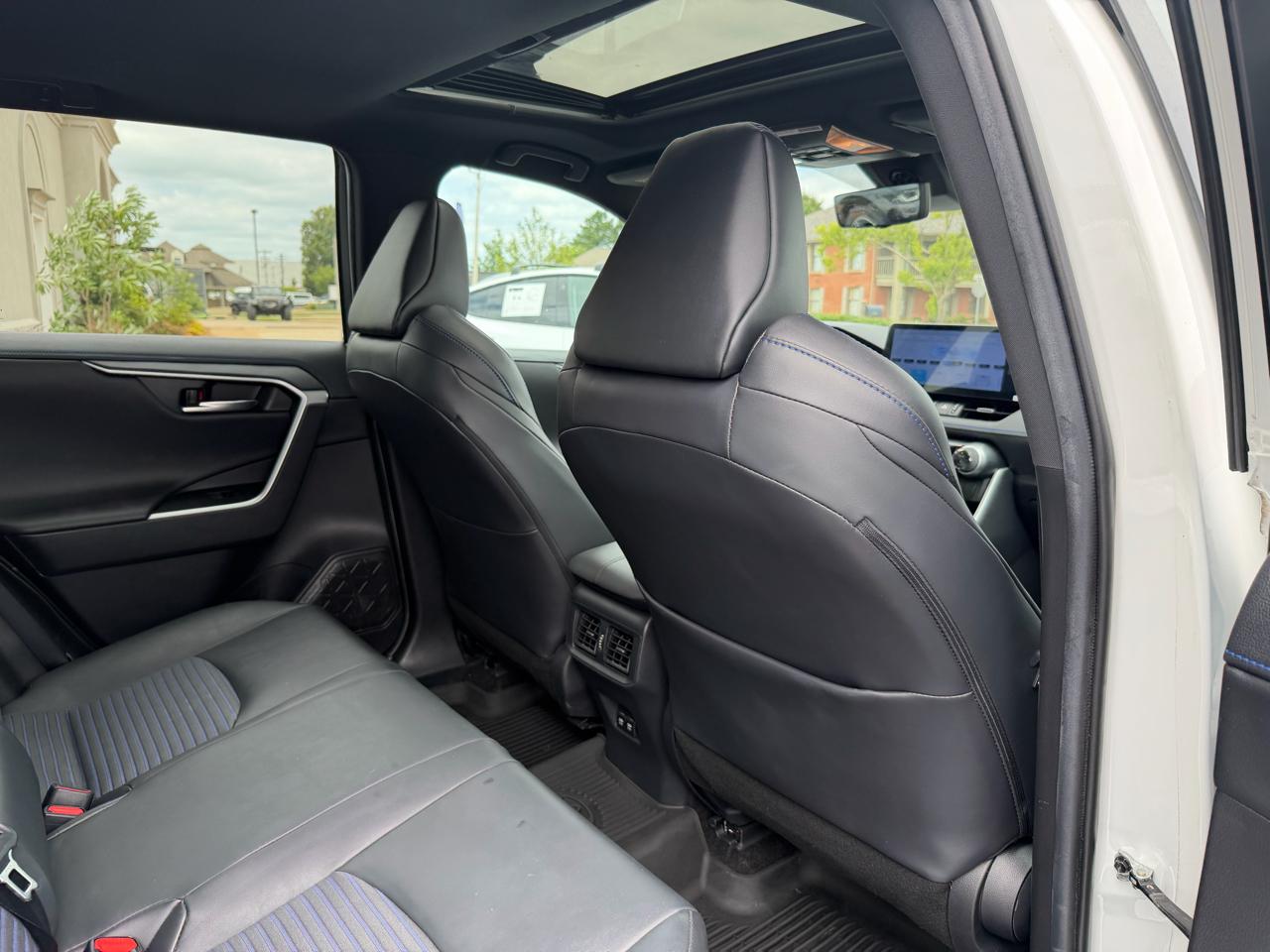 Toyota RAV4 Hybrid XLE AWD 2021