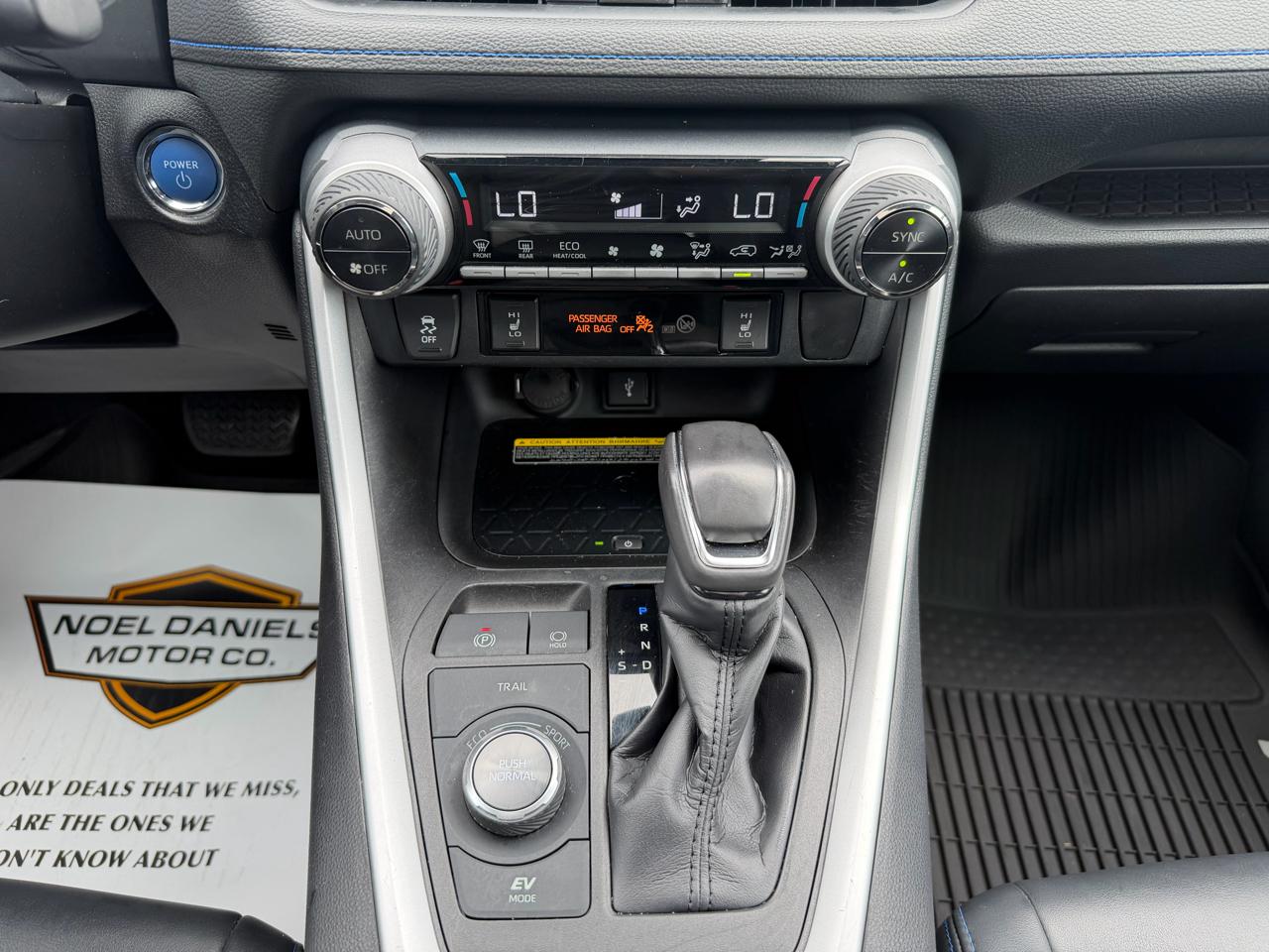 Toyota RAV4 Hybrid XLE AWD 2021