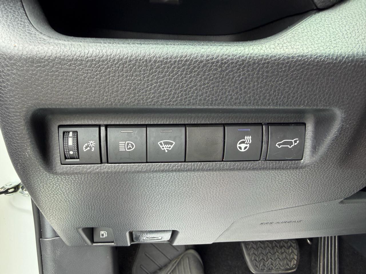 Toyota RAV4 Hybrid XLE AWD 2021