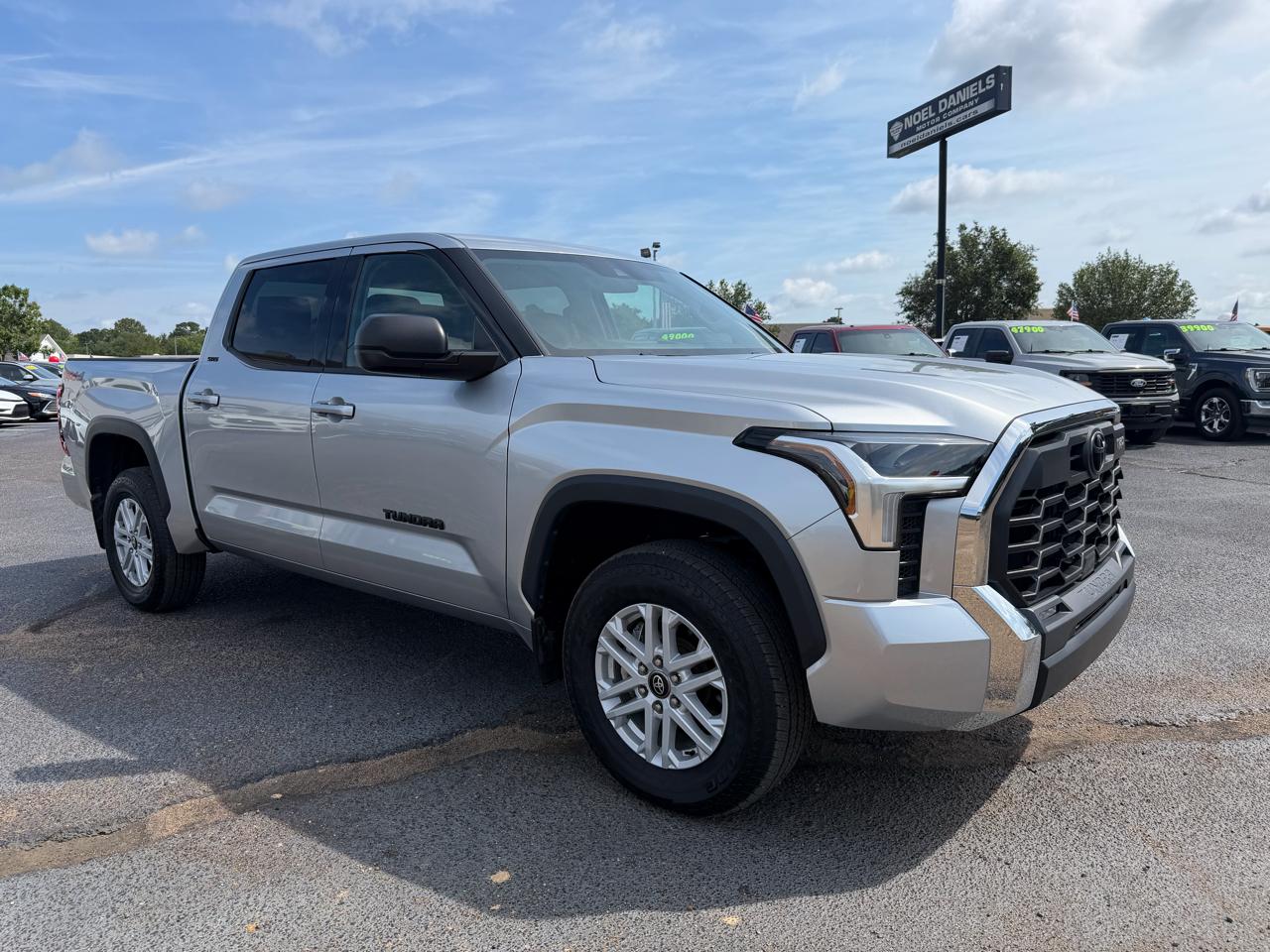 Toyota Tundra SR5 CrewMax 4WD 2023