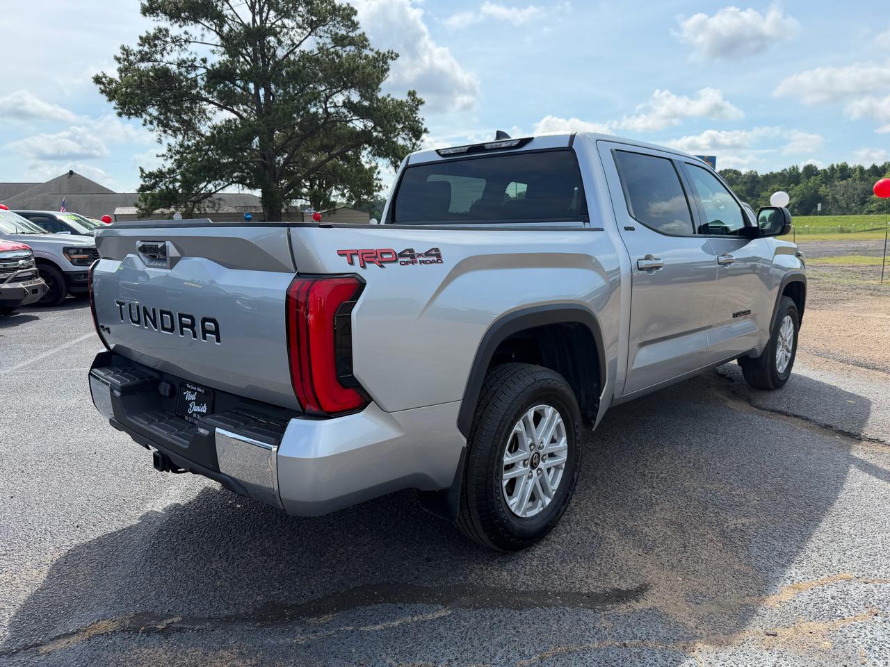 Toyota Tundra SR5 CrewMax 4WD 2023