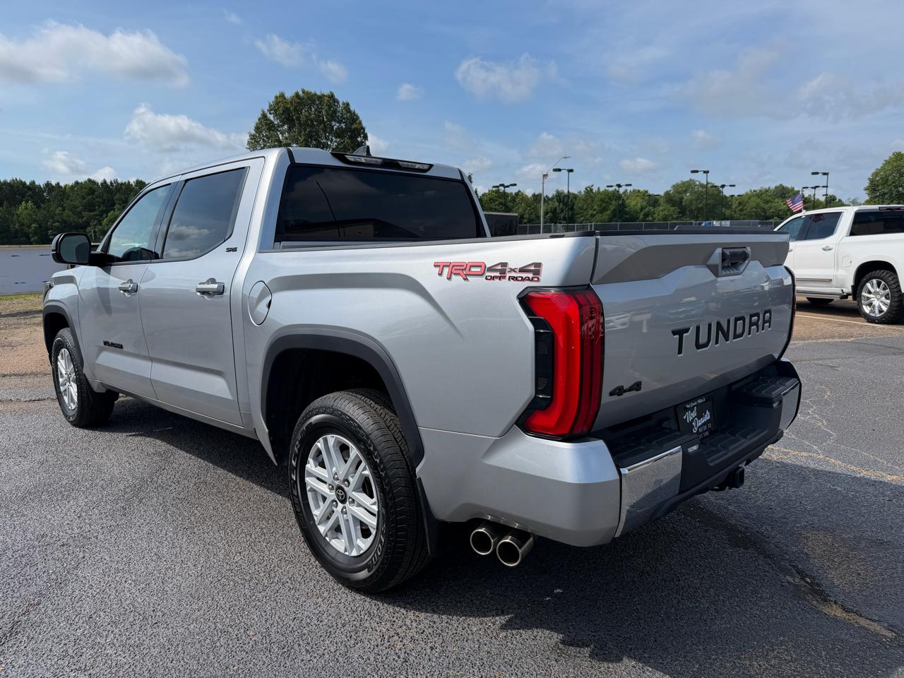 Toyota Tundra SR5 CrewMax 4WD 2023