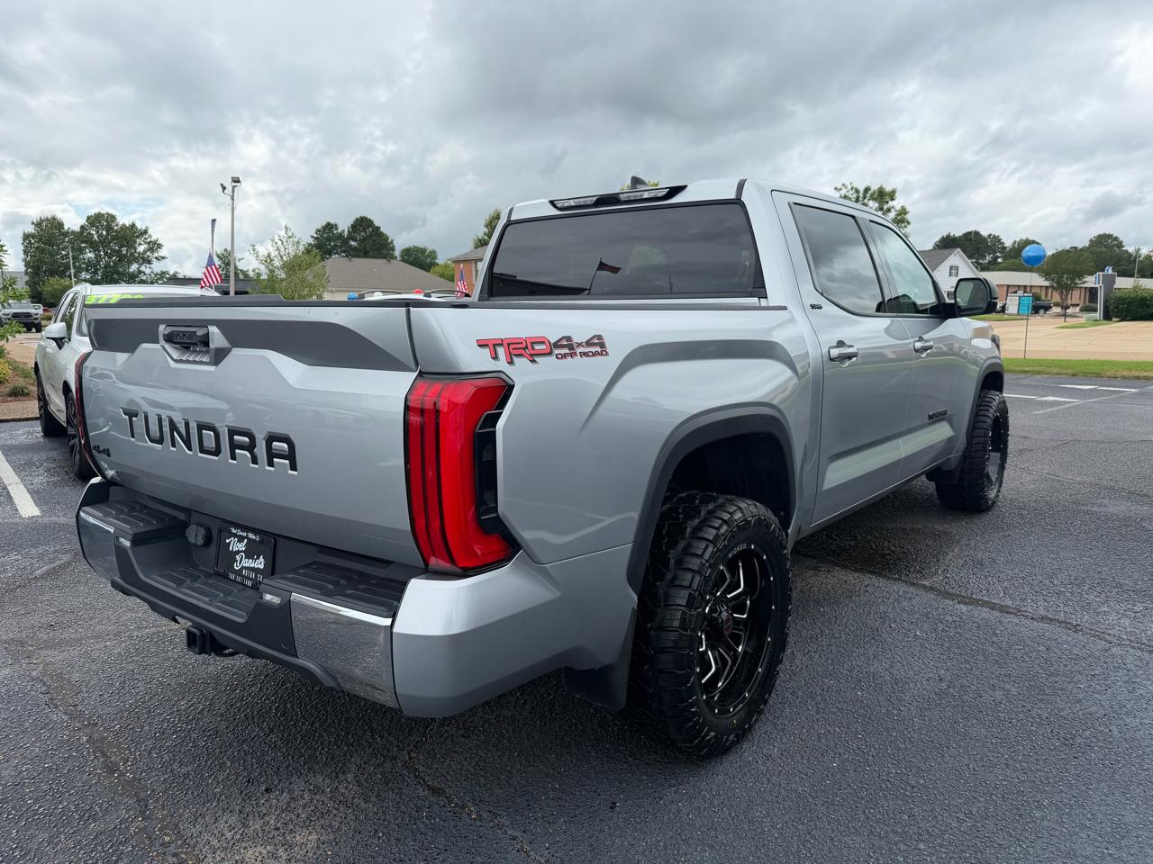 Toyota Tundra SR5 CrewMax 4WD 2023