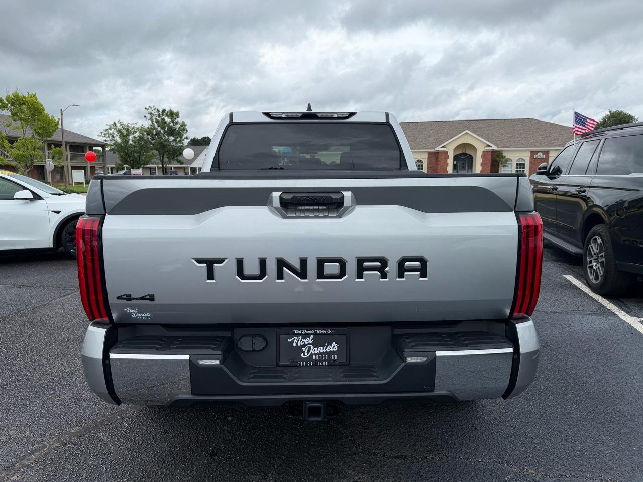 Toyota Tundra SR5 CrewMax 4WD 2023