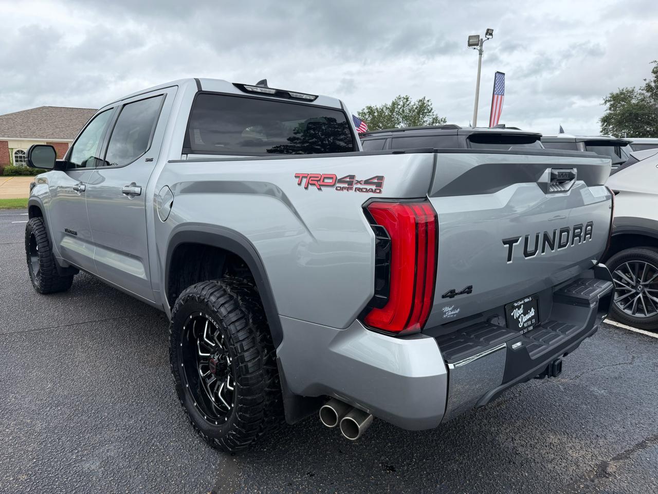 Toyota Tundra SR5 CrewMax 4WD 2023
