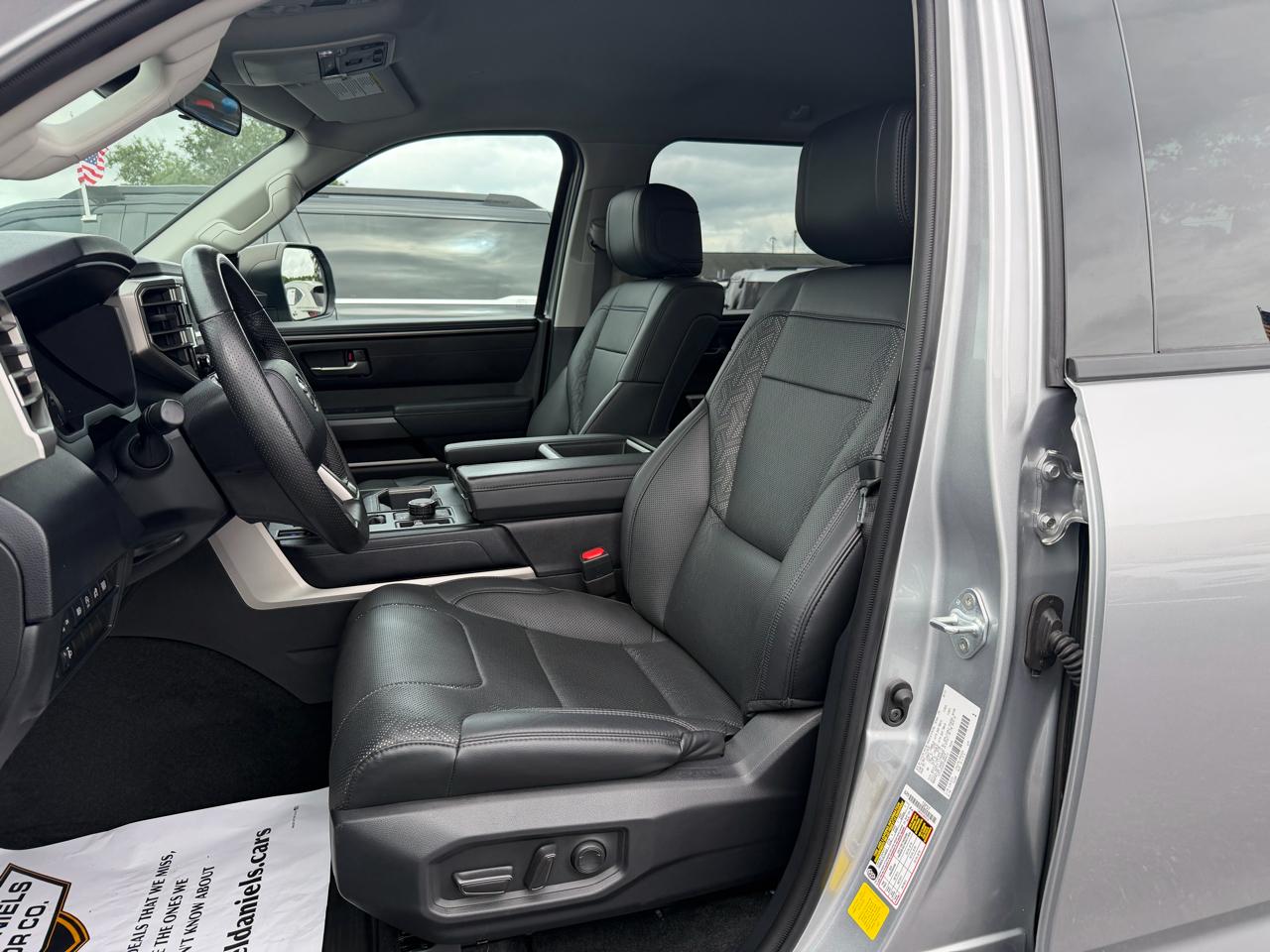 Toyota Tundra SR5 CrewMax 4WD 2023