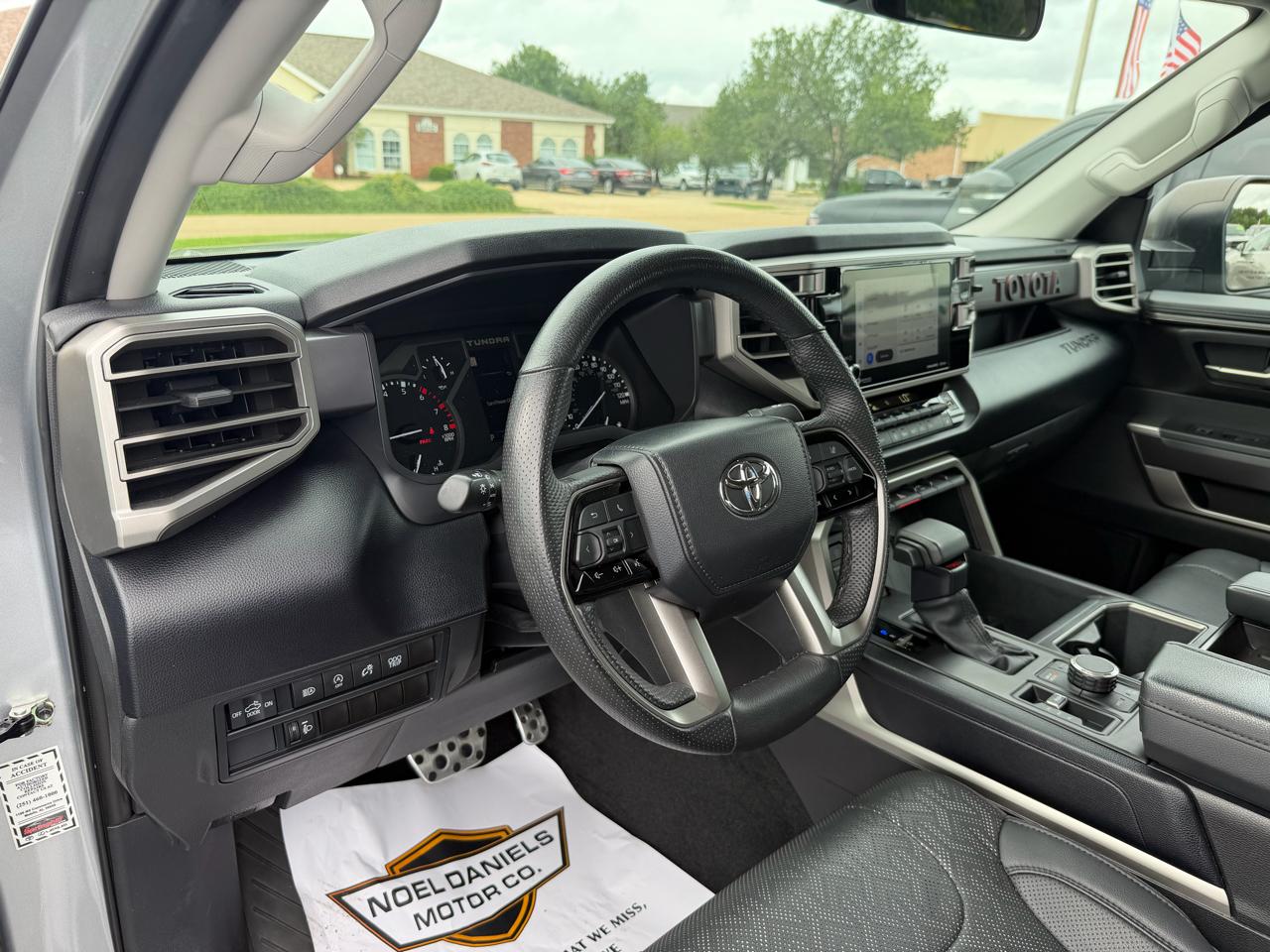 Toyota Tundra SR5 CrewMax 4WD 2023