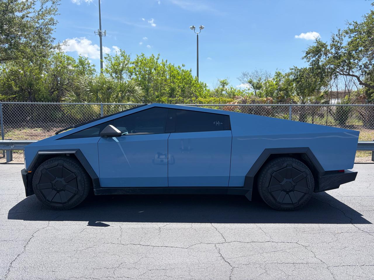 Tesla Cybertruck AWD 2024