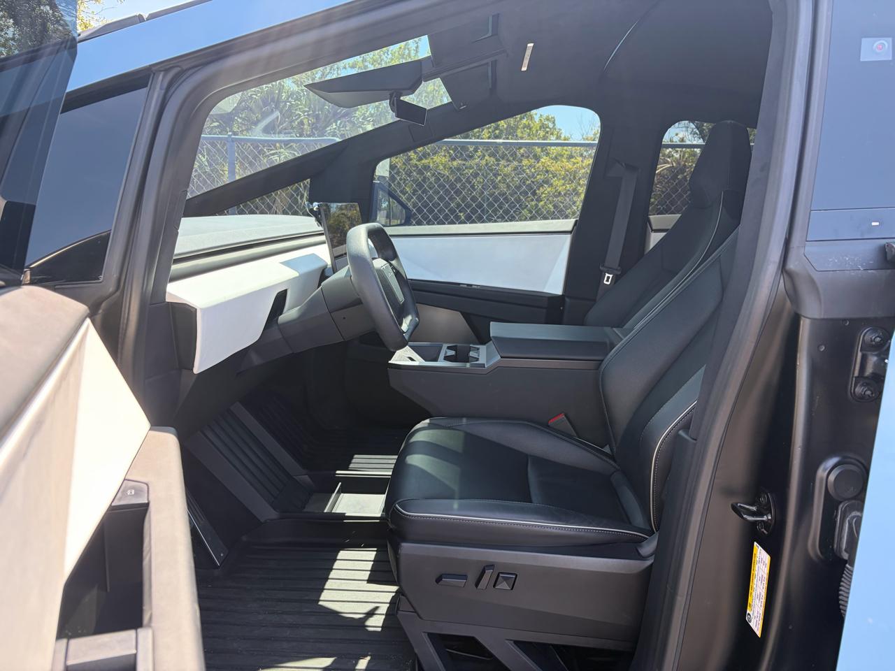 Tesla Cybertruck AWD 2024